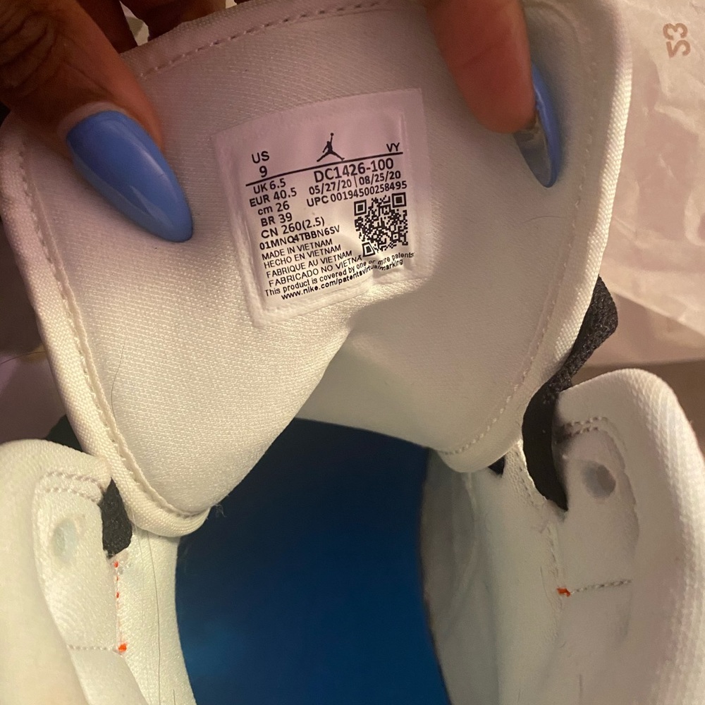 Air Jordan’s 1 - Picture 2 of 5